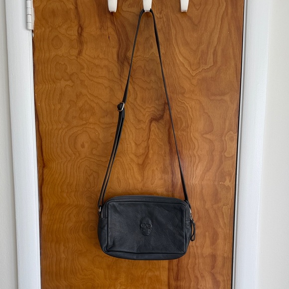 Black Leather Made in Italy skull / diamond bag - Picture 3 of 7